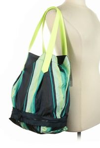 Lululemon Elighten and Expand Tote Gym Bag
